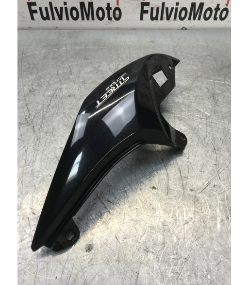 Flanc de selle Arrière Gauche TRIUMPH STREET TRIPLE 765 - 2018