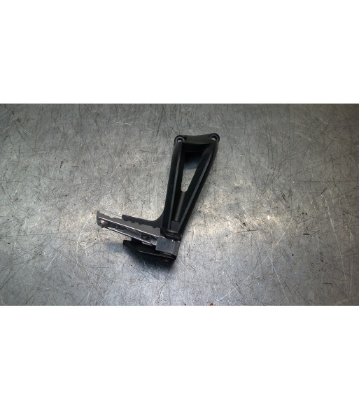 Platine repose pied Arrière Droit YAMAHA FZ8 - 2011