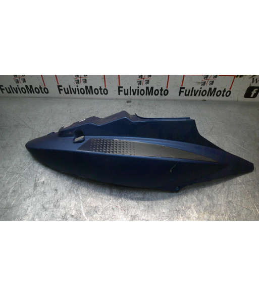 Flanc de selle Droit KYMCO AGILITY 50 - 2024 Flanc de selle Droit KYMCO AGILITY 50 - 2024