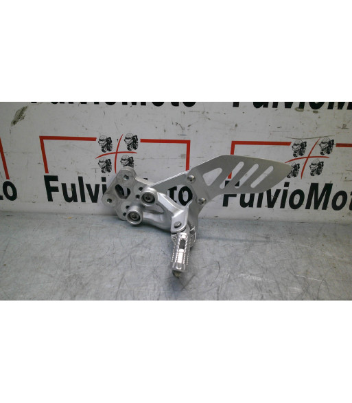 Platine repose pied Avant Gauche SUZUKI GSXR 750 - 2007