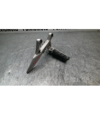 Platine repose pied Avant Droit HONDA CBR 500 - 2016