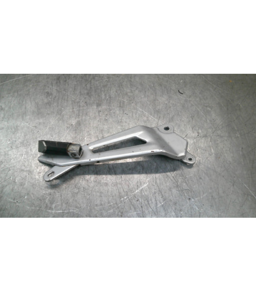 Platine repose pied Droit YAMAHA YBR 125 - 2008