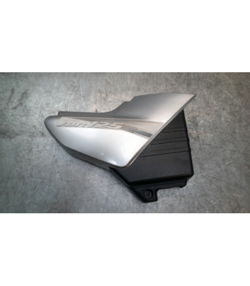 Flanc de selle Droit YAMAHA YBR 125 - 2009