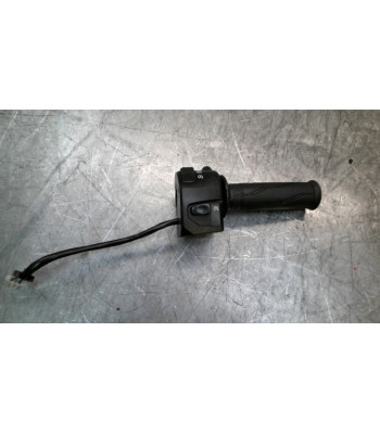 Commodo Droit YAMAHA tricity 125 - 2024