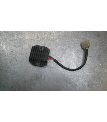 Régulateur YAMAHA FAZER 600 - 2002