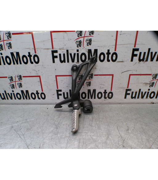 Platine repose pied Arrière Droit KAWASAKI Z900 - 2023
