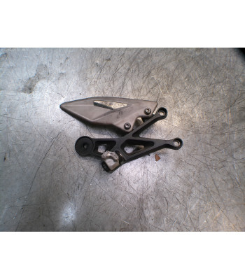 Platine repose pied Droit TRIUMPH STREET TRIPLE 765 - 2024