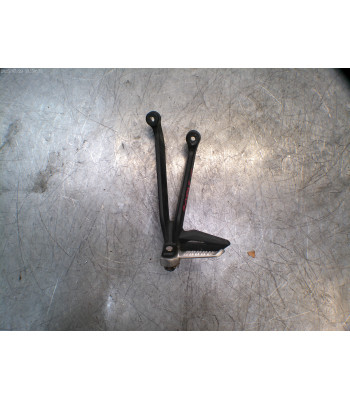 Platine repose pied Arrière Gauche TRIUMPH STREET TRIPLE 765 - 2024