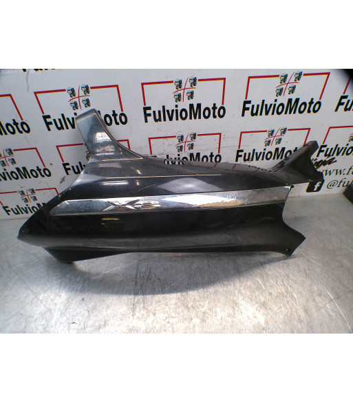 Flanc de selle Droit PIAGGIO X8 125 - 2006