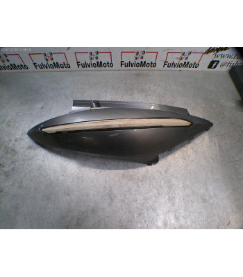 Flanc de selle Arrière Droit SYM GTS 125 - 2007
