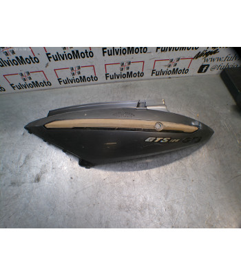 Flanc de selle Arrière Gauche SYM GTS 125 - 2007
