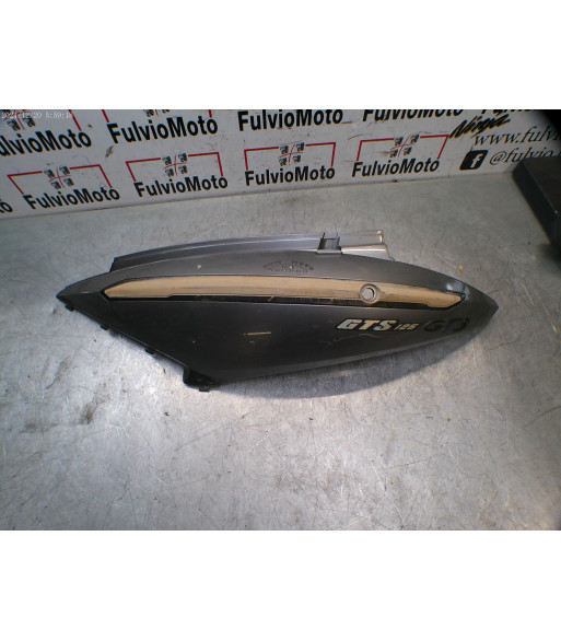 Flanc de selle Arrière Gauche SYM GTS 125 - 2007