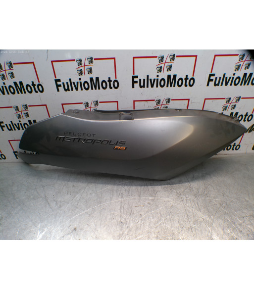 Flanc de selle Arrière Droit PEUGEOT METROPOLIS 400 - 2015