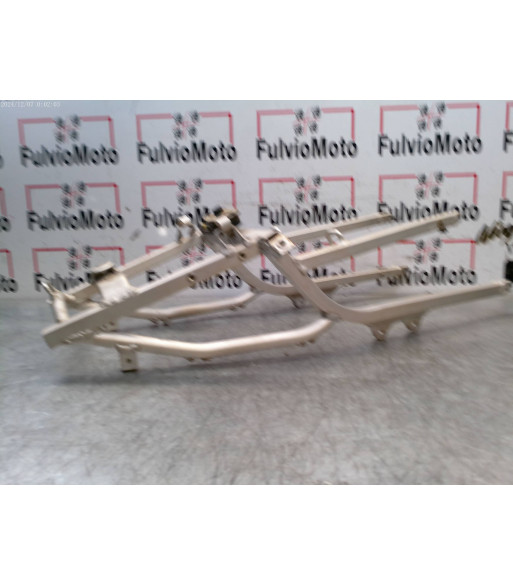 Boucle arrière SUZUKI GSXR 600 - 2001