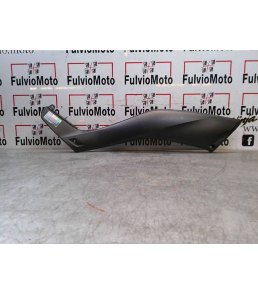 Flanc de selle Gauche YAMAHA X-MAX 125 - 2020 Flanc de selle Gauche YAMAHA X-MAX 125 - 2020