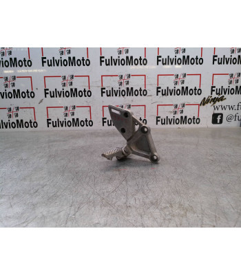 Platine repose pied Droit HONDA CB 650 RA - 2022