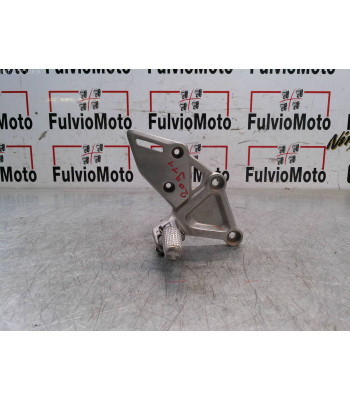 Platine repose pied Droit HONDA CB 650 RA - 2023