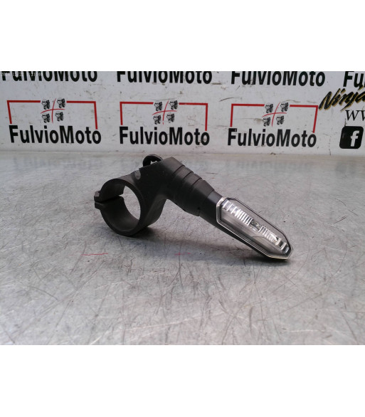 Clignotant Avant Gauche HONDA CB 650 RA - 2023