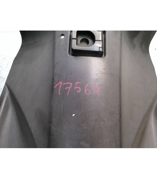 Tablier intérieur PEUGEOT KISBEE 50 - 2018 Tablier intérieur PEUGEOT KISBEE 50 - 2018