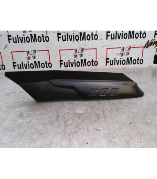Flanc de selle Droit TRIUMPH TIGER 800 - 2011
