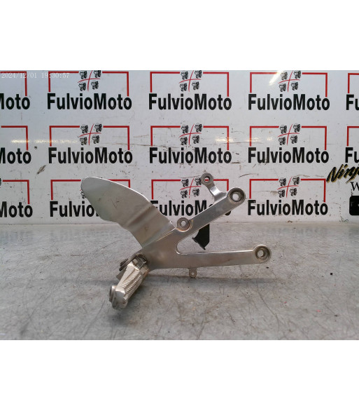 Platine repose pied Avant Droit YAMAHA R1 - 1998