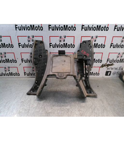 Marche-pied SUZUKI BURGMAN 125 - 2014 Marche-pied SUZUKI BURGMAN 125 - 2014