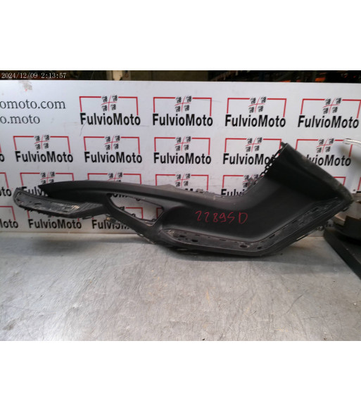 Marche-pied Droit SUZUKI BURGMAN EXECUTIVE 650 - 2013 Marche-pied Droit SUZUKI BURGMAN EXECUTIVE 650 - 2013