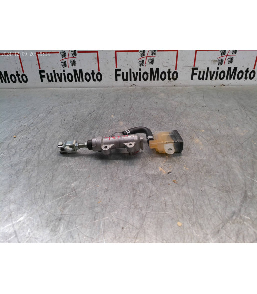 Maître-cylindre de frein Arrière SUZUKI GSR 750 - 2012 Maître-cylindre de frein Arrière SUZUKI GSR 750 - 2012