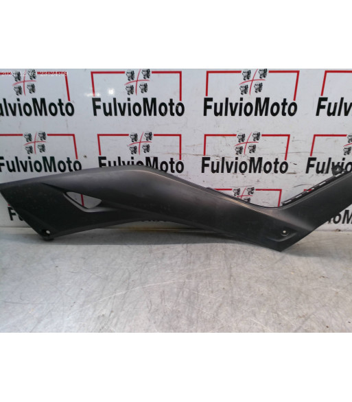 Flanc de selle Droit YAMAHA X-MAX 125 - 2021