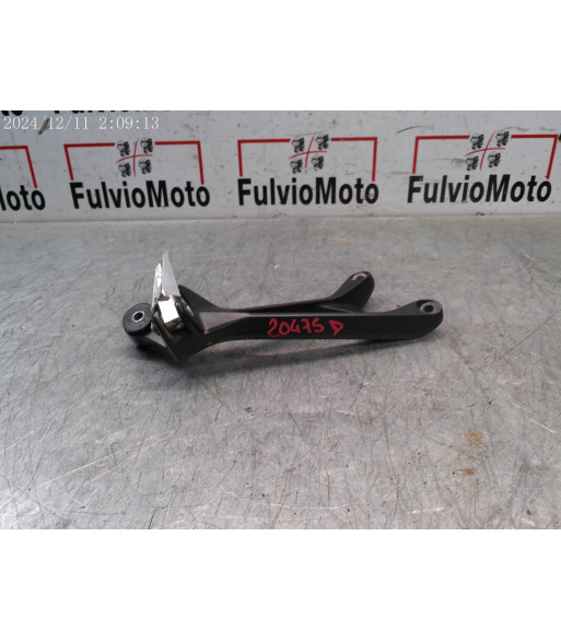 Platine repose pied Arrière Droit SUZUKI GSR 750 - 2011