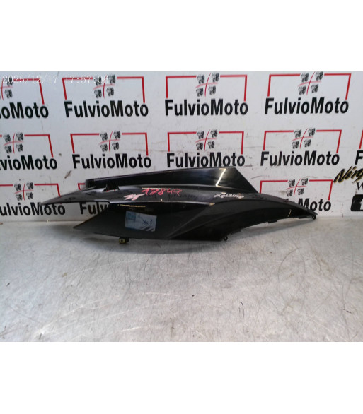 Flanc de selle Droit KYMCO AGILITY RS 50 - 2011 Flanc de selle Droit KYMCO AGILITY RS 50 - 2011