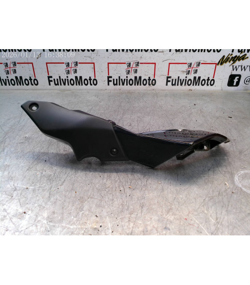 Flanc de selle Gauche YAMAHA MT07 TRACER - 2024