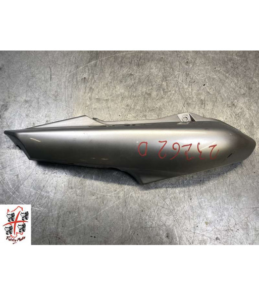 Flanc de selle Arrière Droit YAMAHA FAZER 600 - 2001