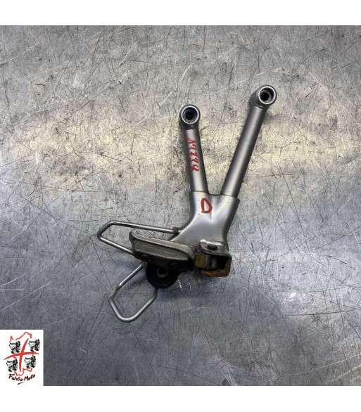 Platine repose pied Arrière Droit SUZUKI BANDIT 650 - 2002