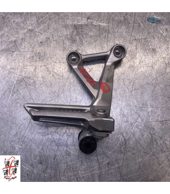 Platine repose pied Arrière Droit HONDA HORNET 750 - 2024