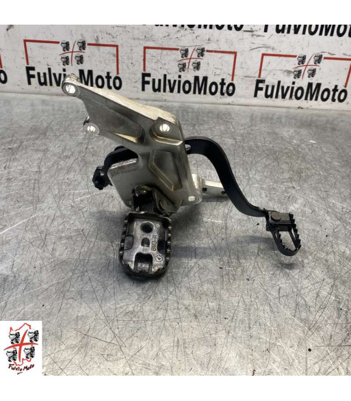 Cale-pieds Avant Droit YAMAHA TENERE 690 - 2024