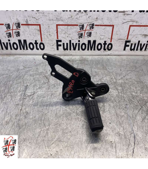 Platine repose pied Avant Droit YAMAHA MT07 - 2016