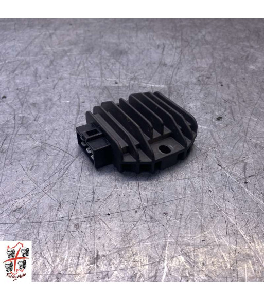 Régulateur YAMAHA MAJESTY 125 - 2002