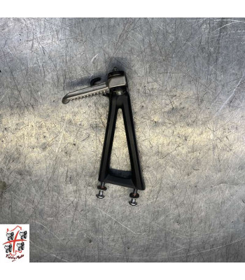 Platine repose pied Arrière Droit YAMAHA R6 - 2012