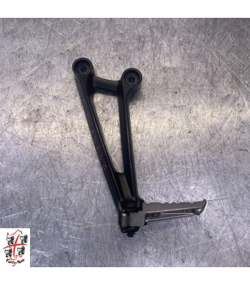 Platine repose pied Arrière Gauche YAMAHA MT07 - 2016