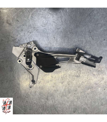 Platine repose pied Gauche BMW F900XR - 2024