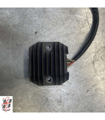 Régulateur YAMAHA FAZER 600 - 2000