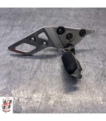 Platine repose pied Avant Droit SUZUKI BANDIT 650 - 2009-2015