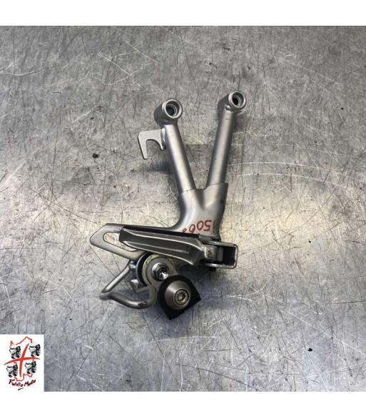 Platine repose pied Avant Droit SUZUKI BANDIT 650 - 2005