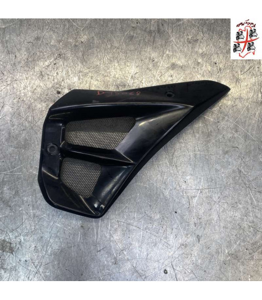 Flanc de carénage Avant Droit SUZUKI BANDIT 650 - 2005 Flanc de carénage Avant Droit SUZUKI BANDIT 650 - 2005