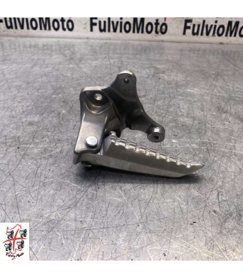 Platine repose pied Arrière Gauche YAMAHA X-MAX 125 - 2025