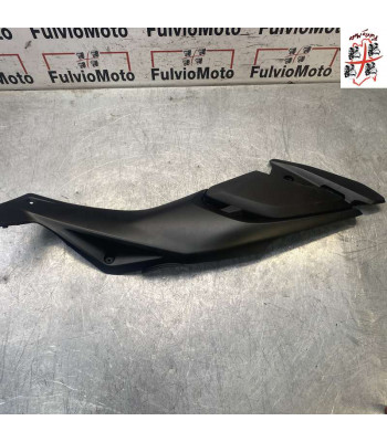 Flanc de selle Inférieur Droit YAMAHA X-MAX 125 - 2025
