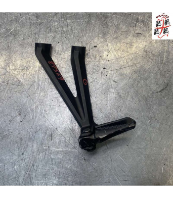 Platine repose pied Arrière Gauche HONDA CB 1000 R - 2024
