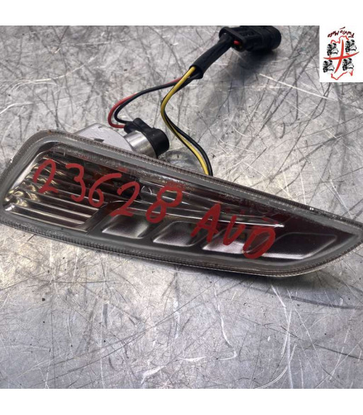 Clignotant Avant Droit PIAGGIO VESPA PRIMAVERA 125 - 2015 Clignotant Avant Droit PIAGGIO VESPA PRIMAVERA 125 - 2015