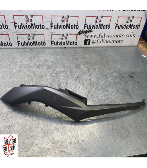 Flanc de carénage Gauche SUZUKI BURGMAN 125 - 2024 Flanc de carénage Gauche SUZUKI BURGMAN 125 - 2024